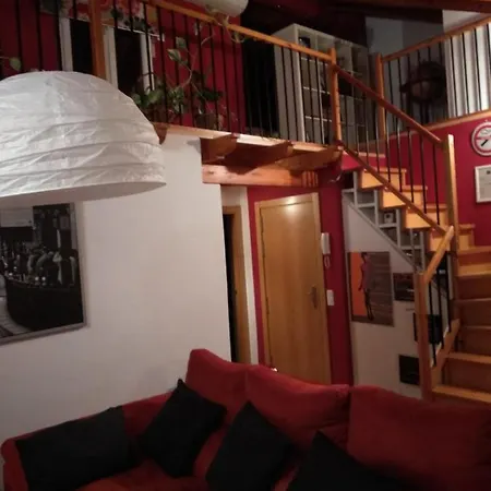 Agustina De Aragon *