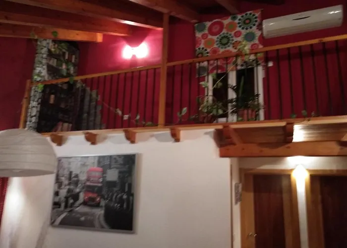 Agustina De Aragon *